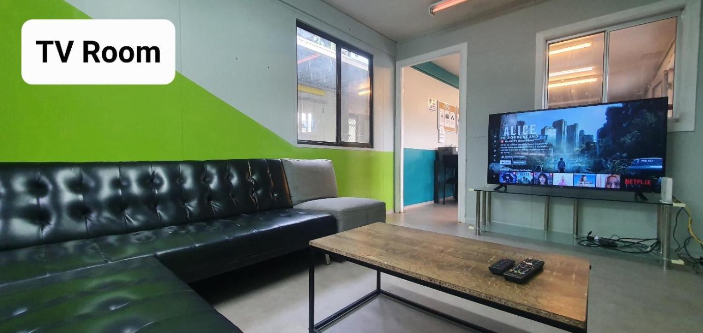 Palm Tree Backpackers Hostel Bundaberg Exterior photo